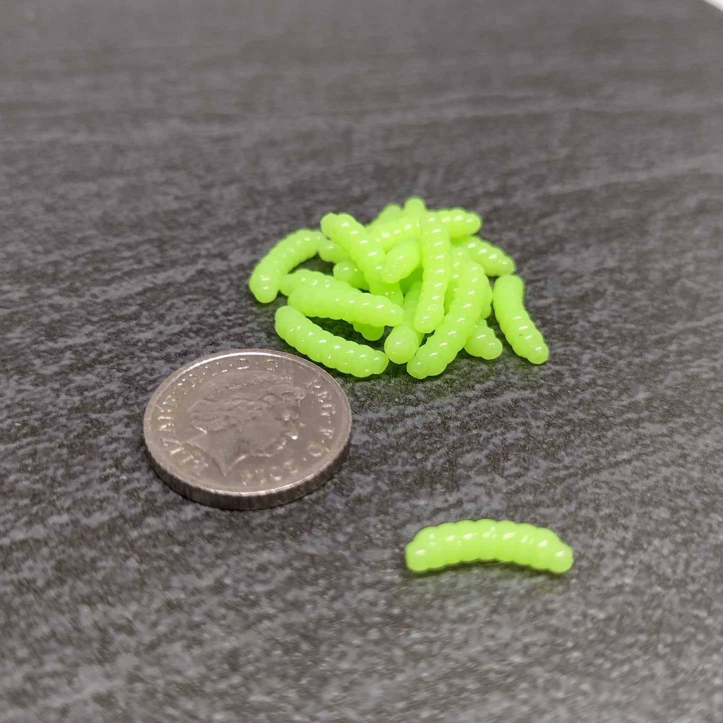 12mm Imitation maggots Qty30